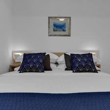 Luxury Center Apartment