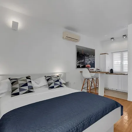 Luxury Center Apartment Makarska