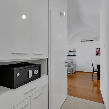 Luxury Center Apartment *