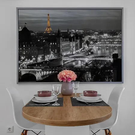 Luxury Center Apartment *