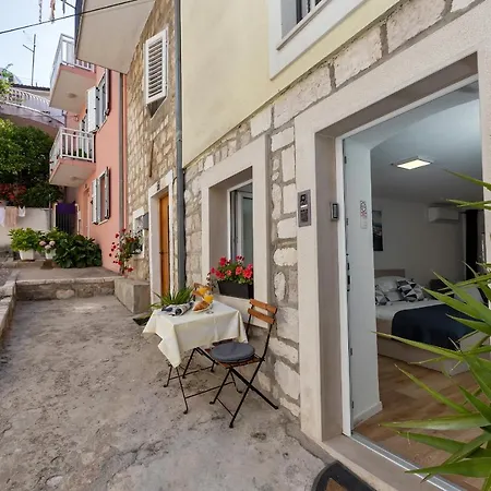 Luxury Center Apartment