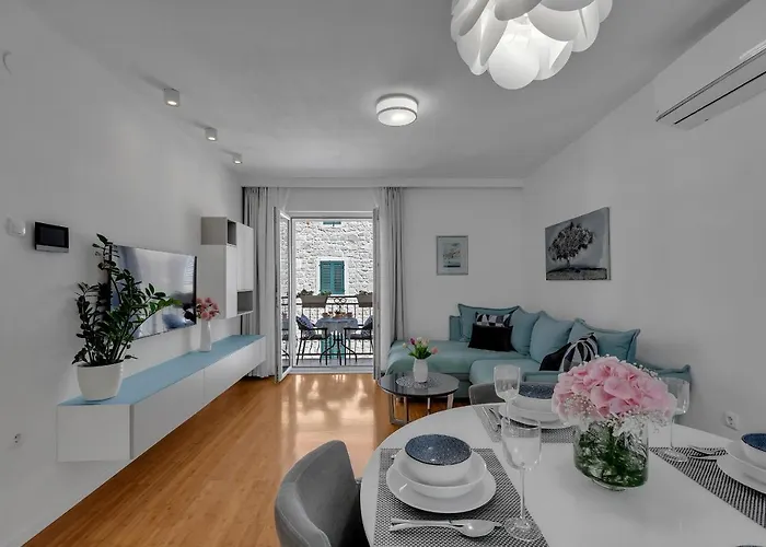 Lägenhet Luxury Center