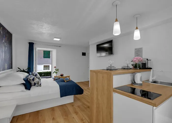 Lägenhet Luxury Center