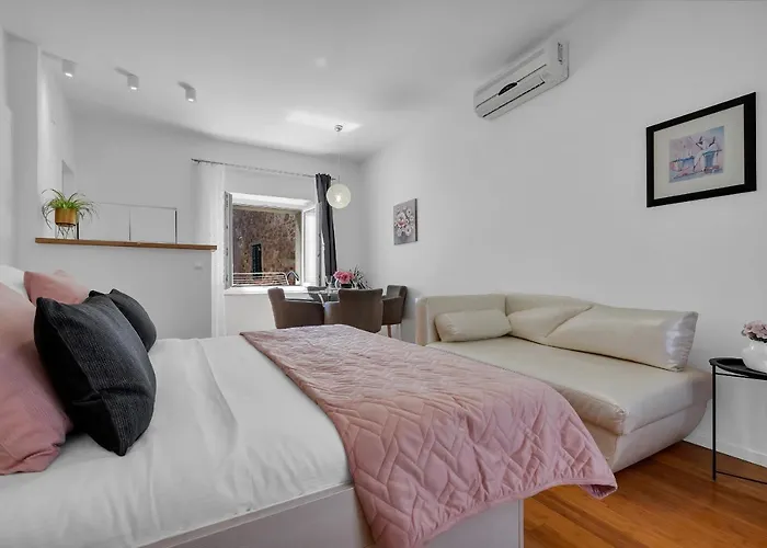 Lägenhet Luxury Center