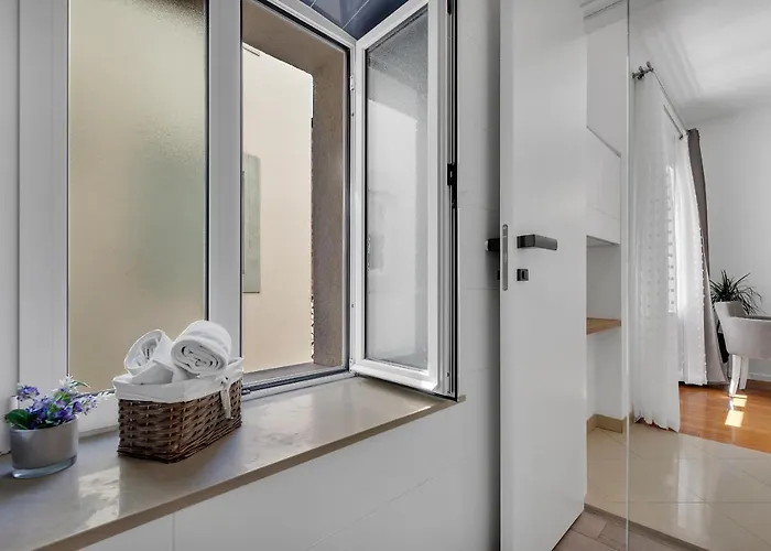 Luxury Center Makarska